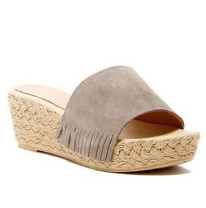 Patricia Green Dallas Wedge like New. No wear marks.